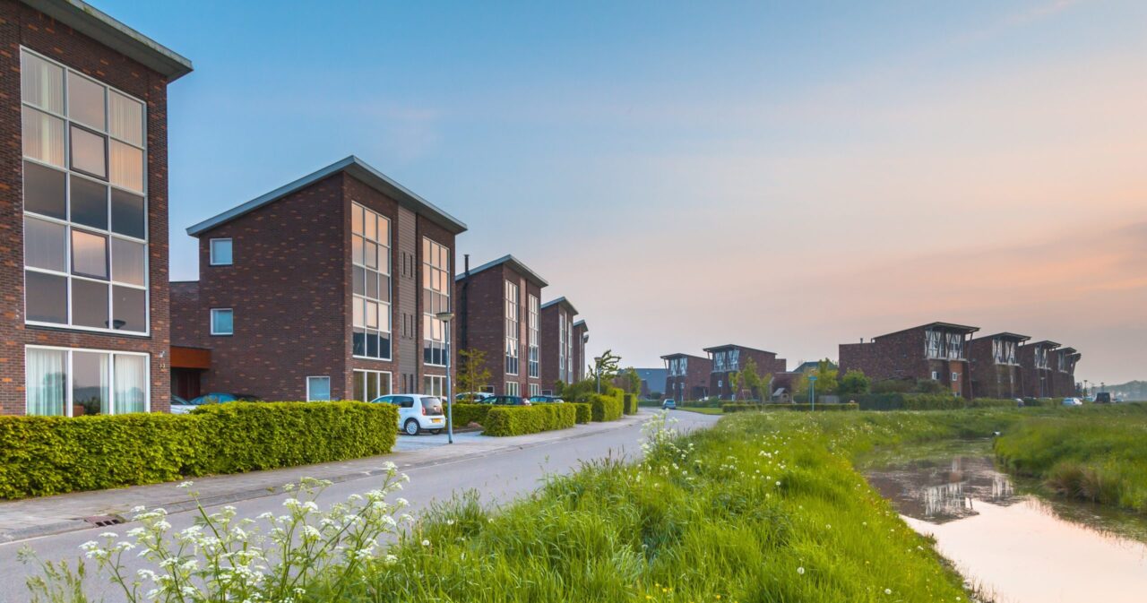 Large free standing Houses Gravenburg